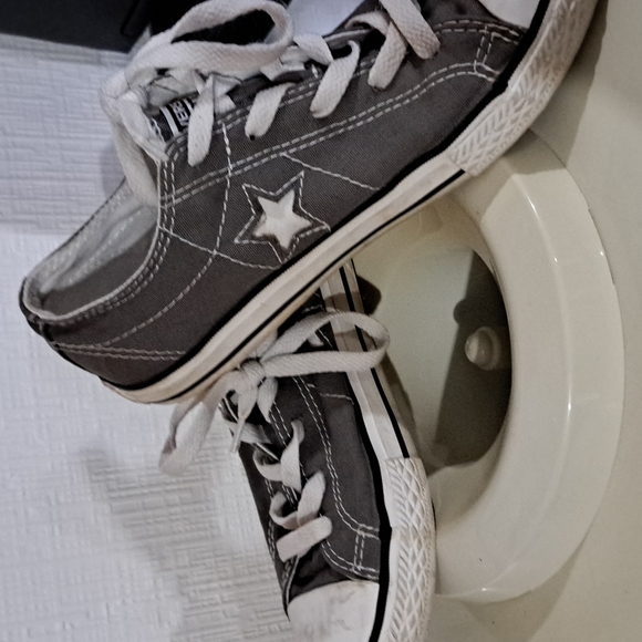 Converse Grey shoes - Picture 3 of 4